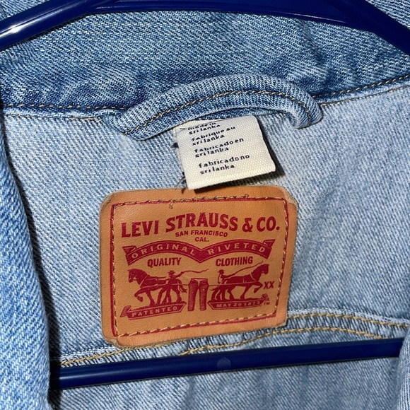 Levi’s Denim Jean Jacket Cropped Juniors Urban Outfitters Size Large - Picture 2 of 3